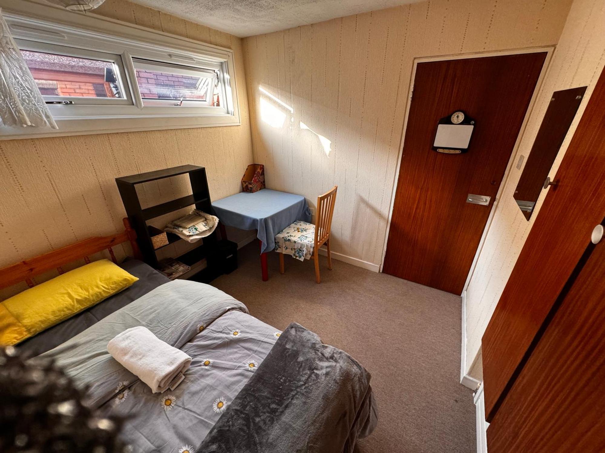 Double Room Best Location Near Shopping Center & Free Parking Ковентри Экстерьер фото